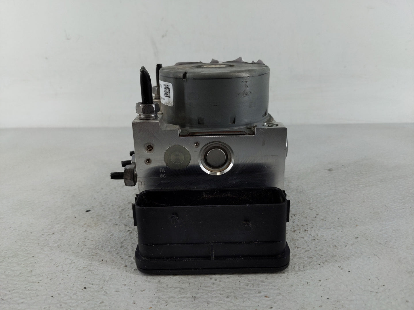 2017-2019 Ford Escape ABS Pump Control Module Replacement P/N:GV61-2C405-CL GV61-2C405-CH Fits Fits 2017 2018 2019 OEM Used 