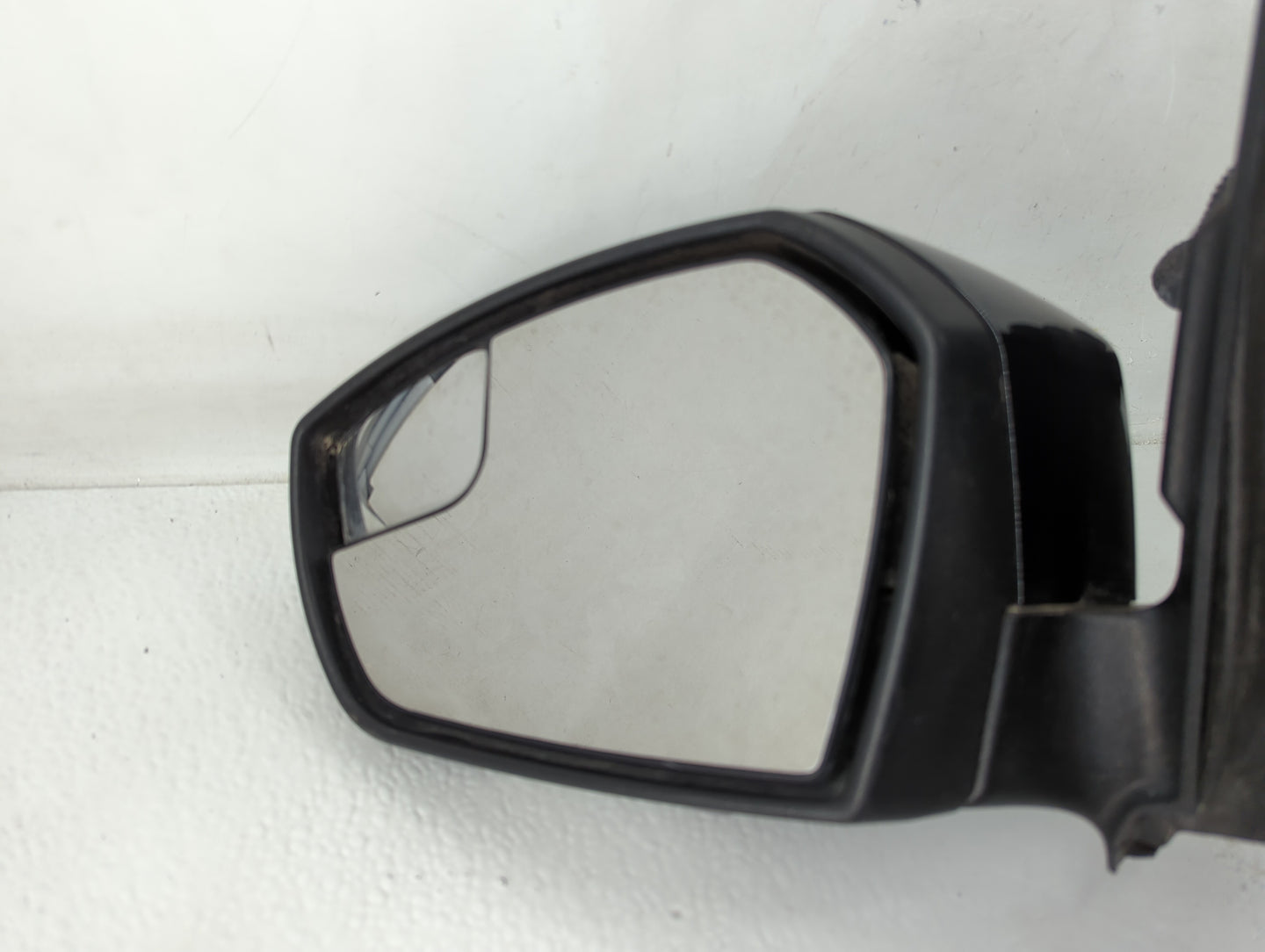 2017-2019 Ford Escape Driver Side View Mirror - Left Door Mirror OEM Used - Oemusedautoparts1.com