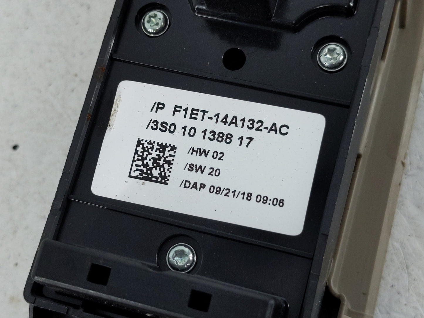 2013-2019 Ford Escape Master Power Window Switch Replacement Driver Side Left P/N:F1ET-14A132-AC P AM5T 14A132 AA Fits OEM U