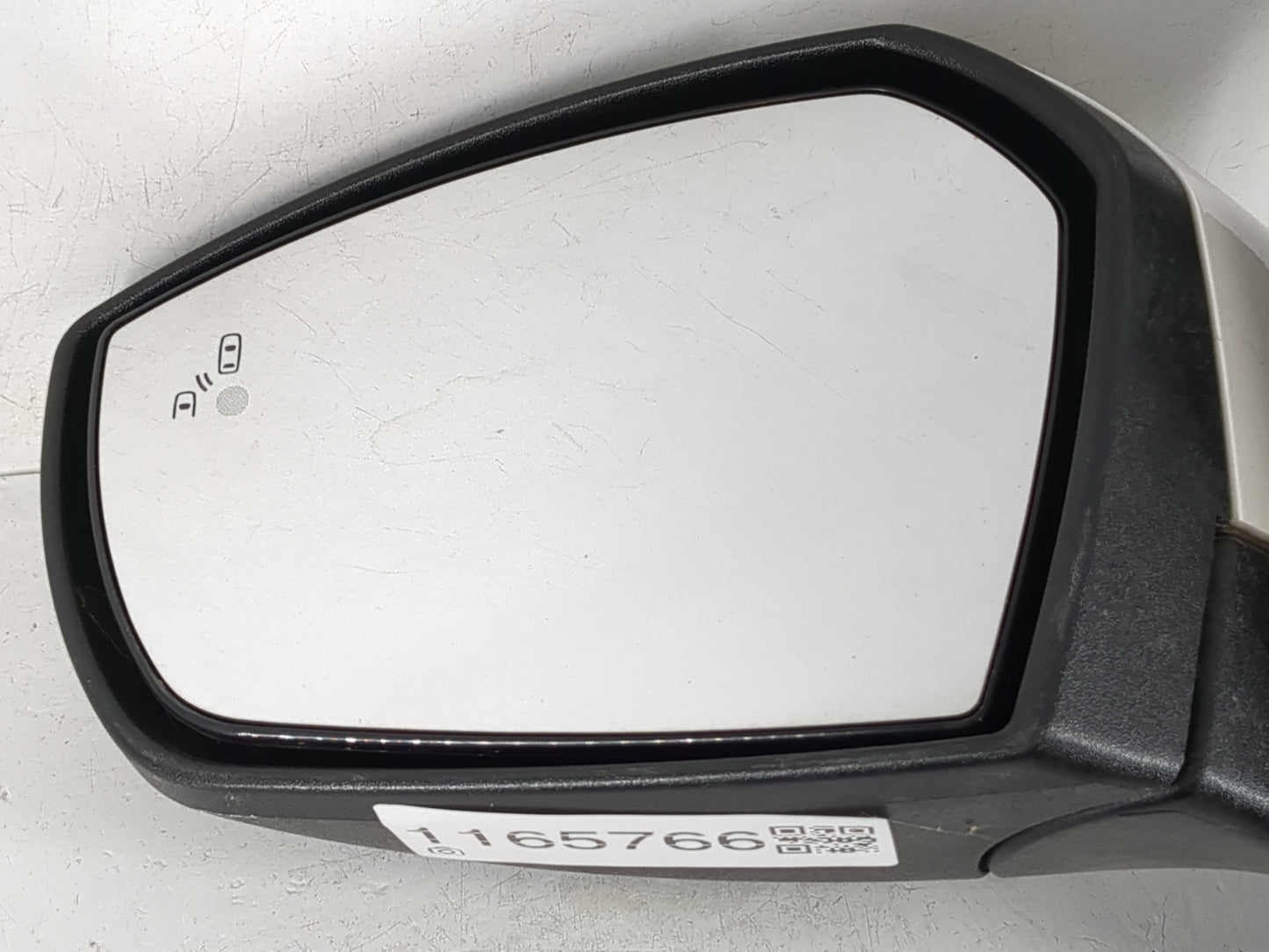 2017-2019 Ford Escape Driver Side View Mirror - Left Door Mirror OEM Used - Oemusedautoparts1.com