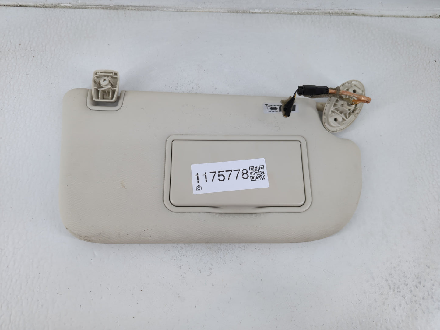 2013-2019 Ford Escape Sun Visor Shade Replacement Passenger Right Mirror Fits Fits 2013 2014 2015 2016 2017 2018 2019 OEM Us