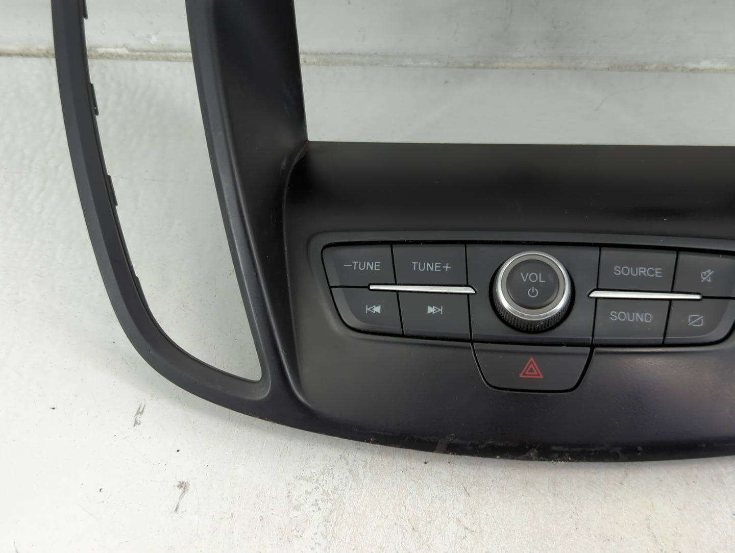 2017-2019 Ford Escape Radio AM FM Cd Player Receiver Replacement P/N:17025170-01 Fits Fits 2017 2018 2019 OEM Used Auto Part