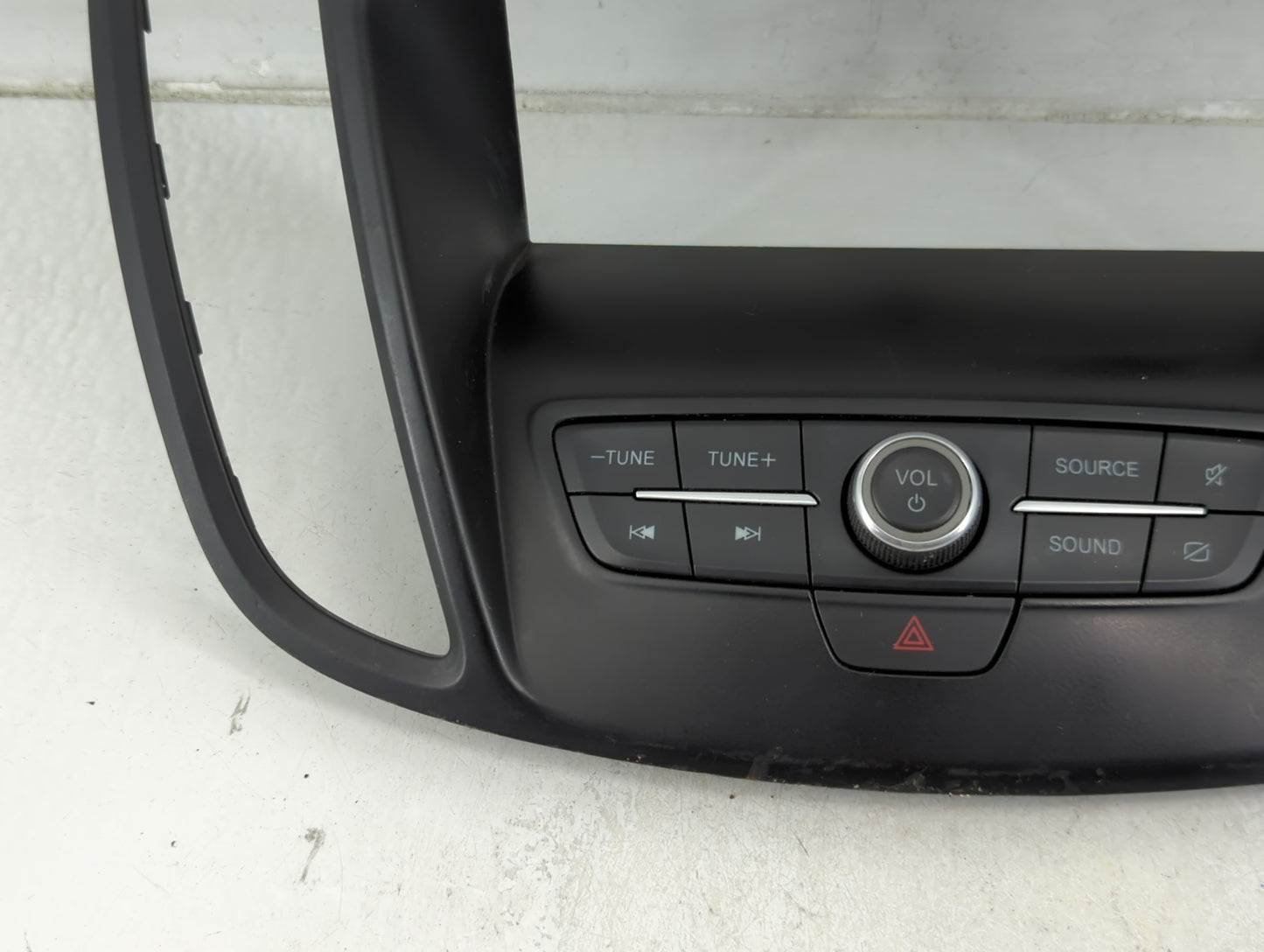 2017-2019 Ford Escape Radio AM FM Cd Player Receiver Replacement P/N:17025170-01 Fits Fits 2017 2018 2019 OEM Used Auto Part