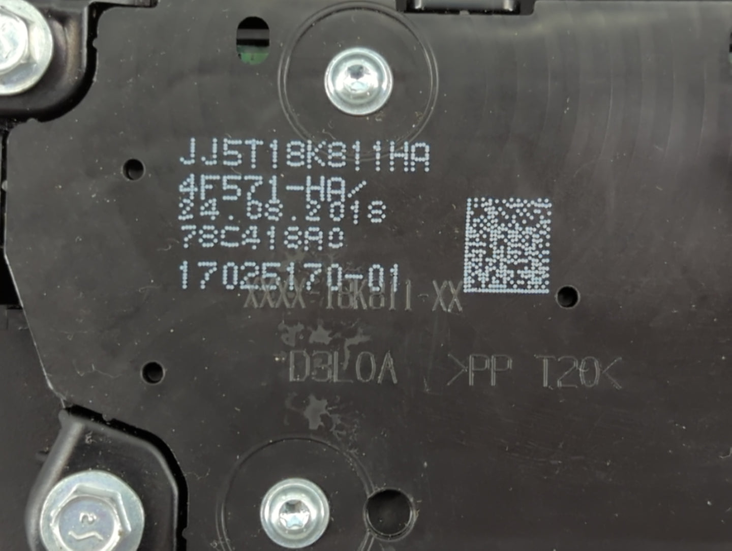 2017-2019 Ford Escape Radio AM FM Cd Player Receiver Replacement P/N:17025170-01 Fits Fits 2017 2018 2019 OEM Used Auto Part