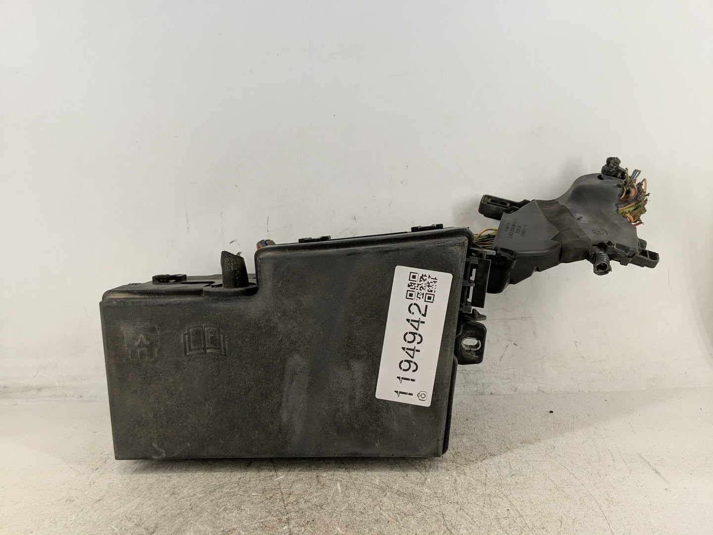 2019 Ford Escape Fusebox Fuse Box Panel Relay Module P/N:GJ5T-14A390-BA Fits OEM Used Auto Parts - Oemusedautoparts1.com