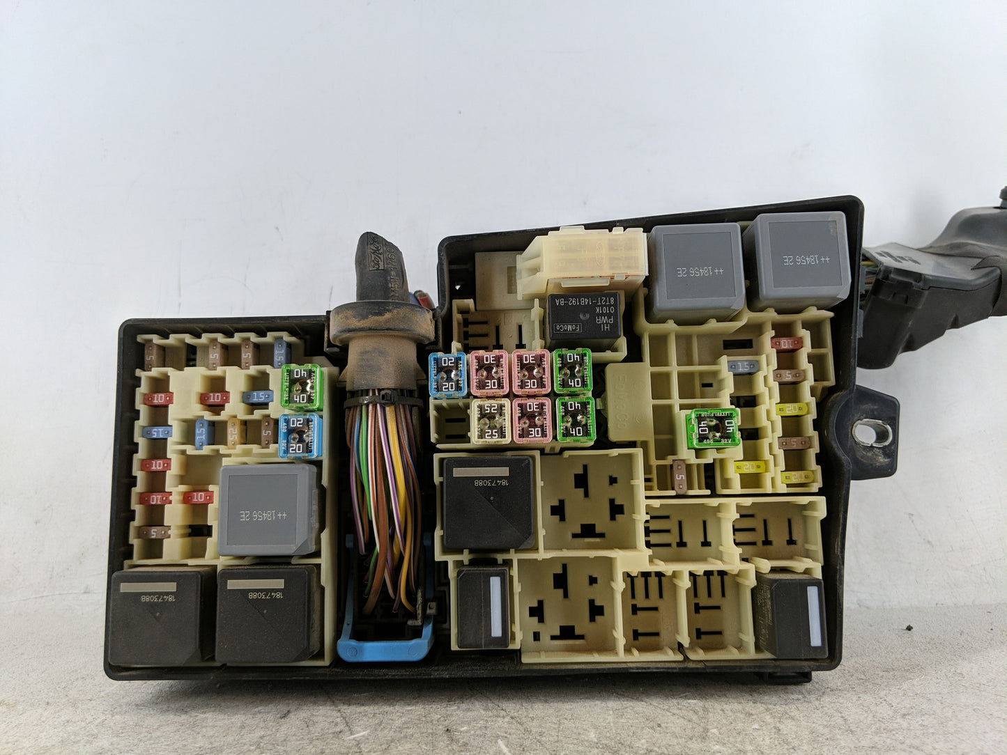 2019 Ford Escape Fusebox Fuse Box Panel Relay Module P/N:GJ5T-14A390-BA Fits OEM Used Auto Parts - Oemusedautoparts1.com