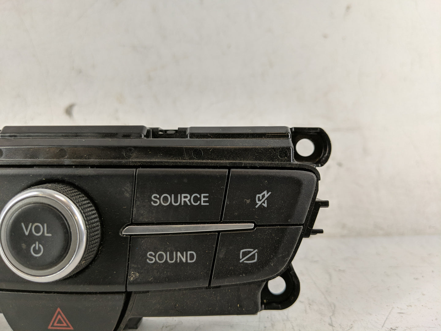 2017-2019 Ford Escape Radio AM FM Cd Player Receiver Replacement P/N:JJ5T 18K811 HA Fits Fits 2017 2018 2019 OEM Used Auto P