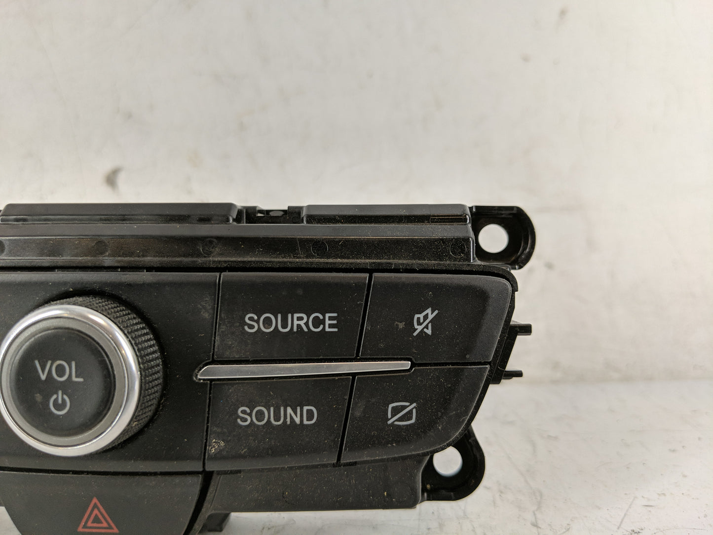 2017-2019 Ford Escape Radio AM FM Cd Player Receiver Replacement P/N:JJ5T 18K811 HA Fits Fits 2017 2018 2019 OEM Used Auto P