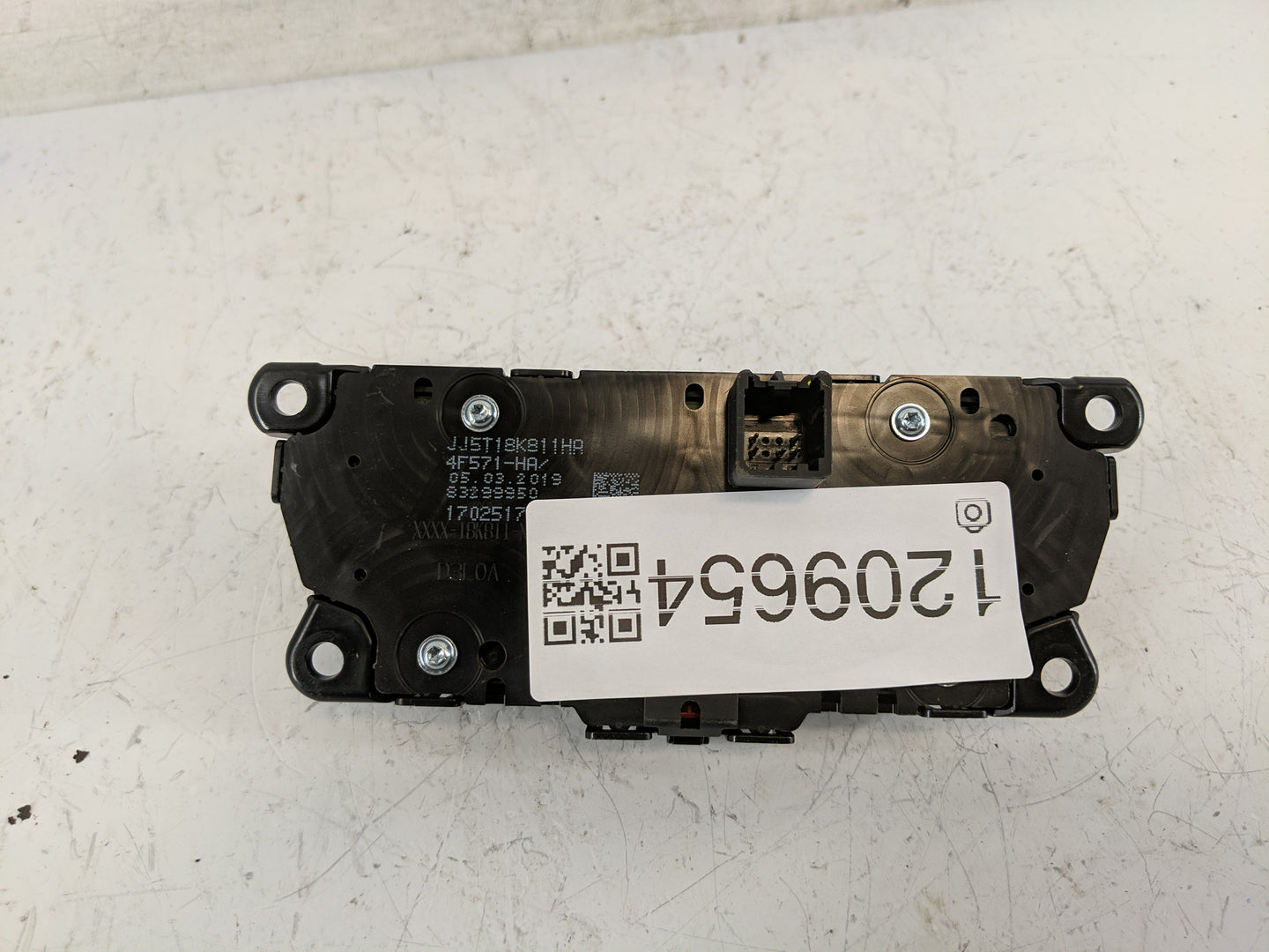 2017-2019 Ford Escape Radio AM FM Cd Player Receiver Replacement P/N:JJ5T 18K811 HA Fits Fits 2017 2018 2019 OEM Used Auto P