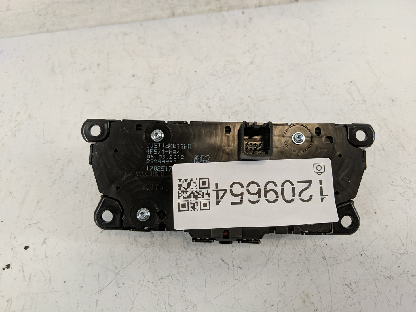 2017-2019 Ford Escape Radio AM FM Cd Player Receiver Replacement P/N:JJ5T 18K811 HA Fits Fits 2017 2018 2019 OEM Used Auto P