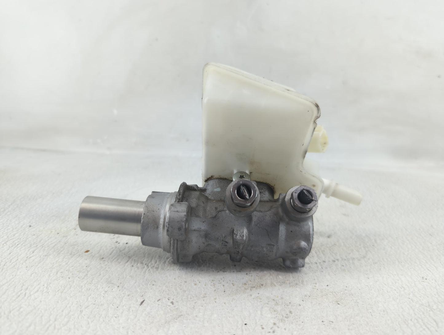 2013-2019 Ford Escape Brake Master Cylinder - Oemusedautoparts1.com
