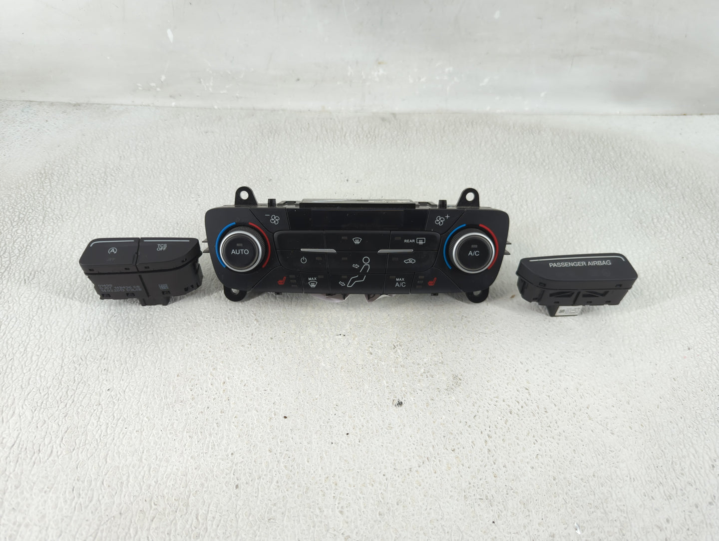 2018-2019 Ford Escape Climate Control Module Temperature AC/Heater Replacement P/N:GJ5T-18C612-CK Fits Fits 2018 2019 OEM Us