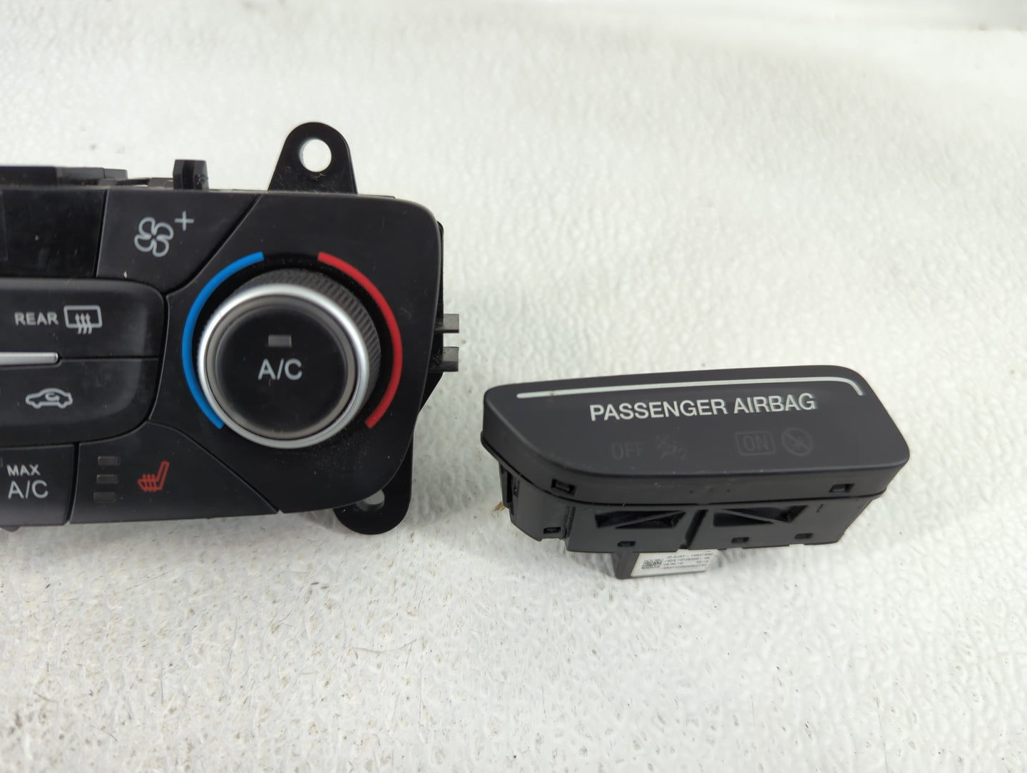 2018-2019 Ford Escape Climate Control Module Temperature AC/Heater Replacement P/N:GJ5T-18C612-CK Fits Fits 2018 2019 OEM Us