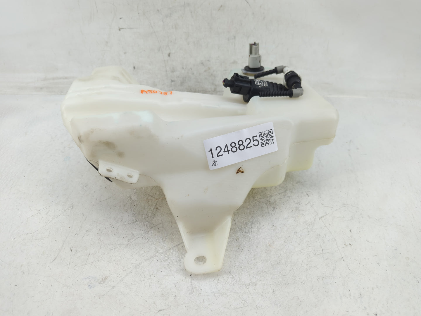 2015-2019 Ford Escape Windshield Washer Fluid Reservoir Bottle Oem - Oemusedautoparts1.com