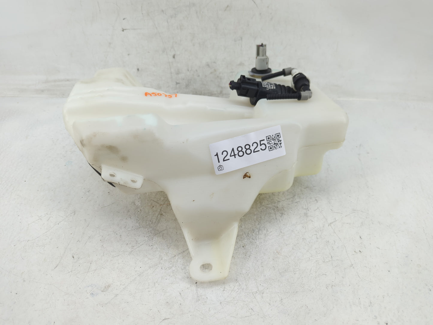 2015-2019 Ford Escape Windshield Washer Fluid Reservoir Bottle Oem - Oemusedautoparts1.com