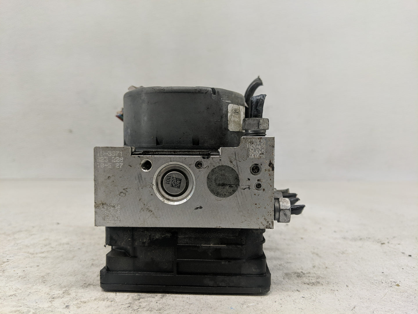 2017-2019 Ford Escape ABS Pump Control Module Replacement P/N:GV61-2C219-DL Fits Fits 2017 2018 2019 OEM Used Auto Parts - O