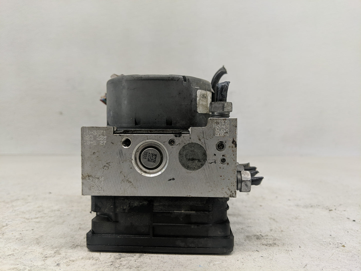 2017-2019 Ford Escape ABS Pump Control Module Replacement P/N:GV61-2C219-DL Fits Fits 2017 2018 2019 OEM Used Auto Parts - O