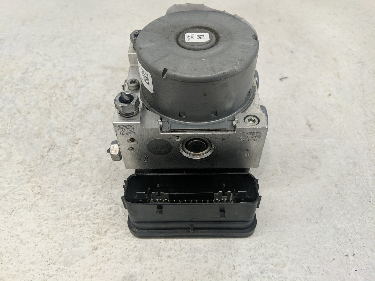 2017-2019 Ford Escape ABS Pump Control Module Replacement P/N:GV61-2C219-DL Fits Fits 2017 2018 2019 OEM Used Auto Parts - O