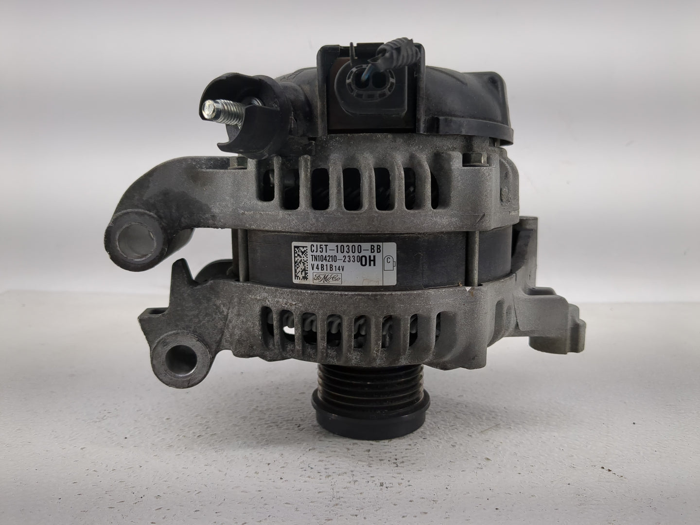 2013-2019 Ford Escape Alternator Replacement Generator Charging Assembly Engine OEM P/N:TN104210-2330 CJ5T-10300-BB Fits OEM