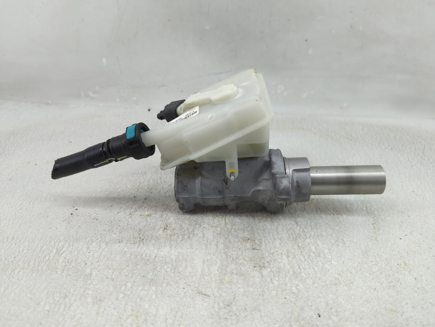 2013-2019 Ford Escape Brake Master Cylinder - Oemusedautoparts1.com