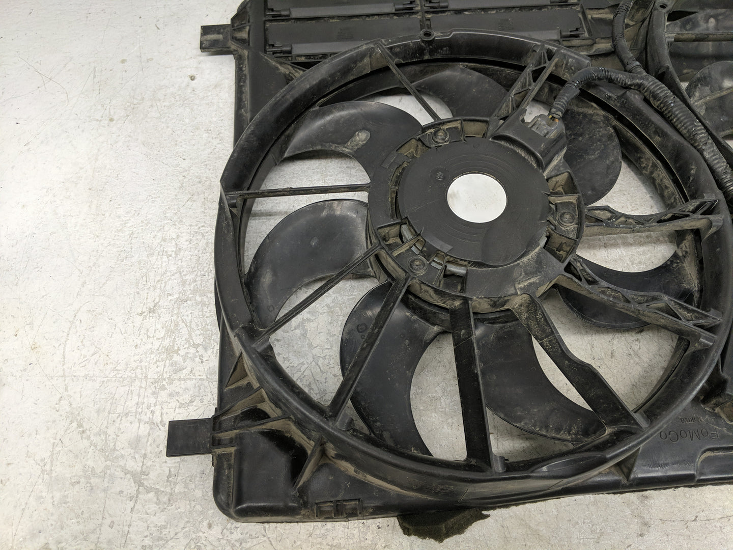 2017-2019 Ford Escape Electric Radiator Cooling Fan Motor Assembly P/N:EJ73-8C607-AG Fits Fits 2015 2016 2017 2018 2019 OEM 