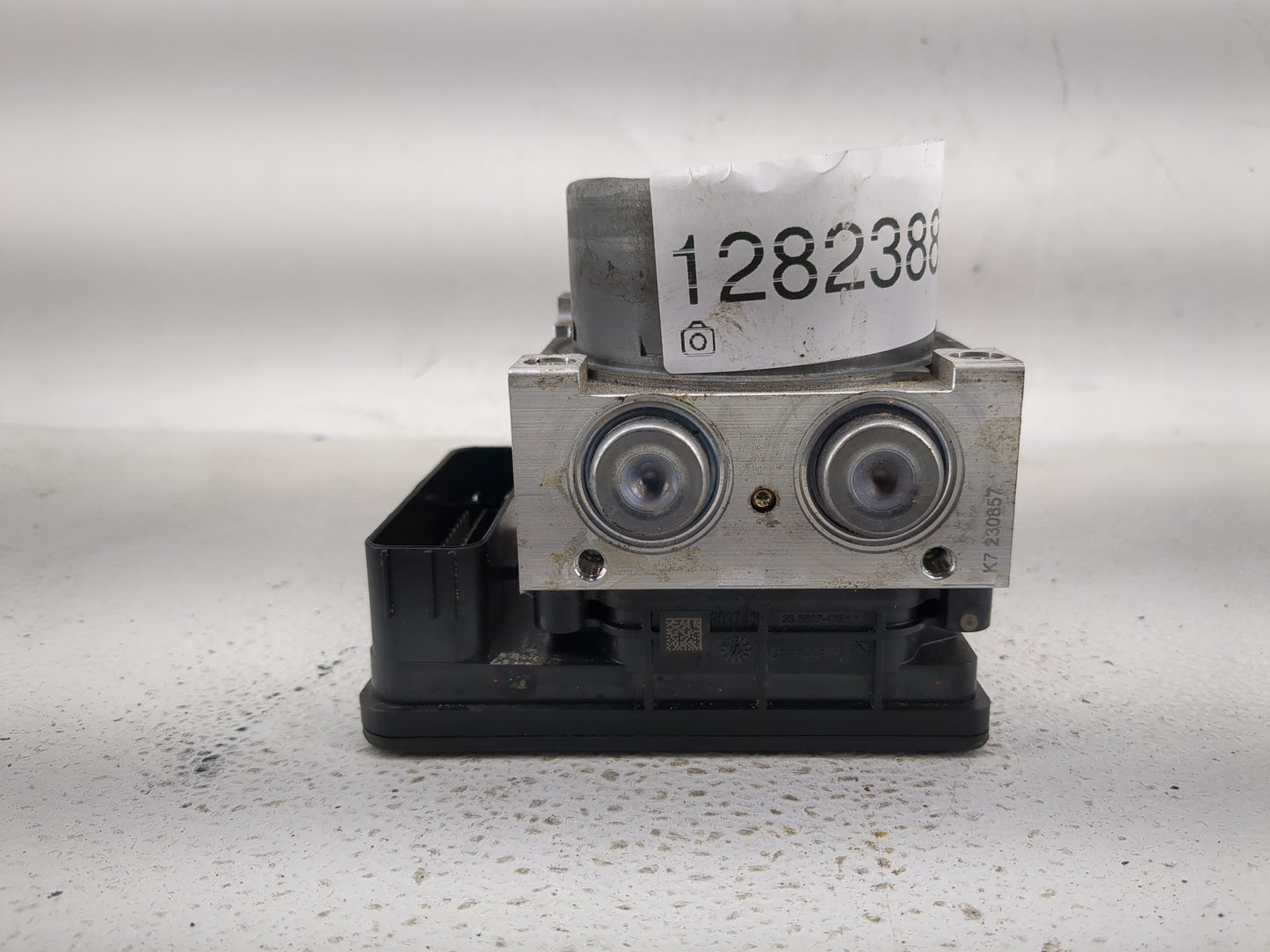 2017-2019 Ford Escape ABS Pump Control Module Replacement P/N:GV61-2C405-CH Fits Fits 2017 2018 2019 OEM Used Auto Parts - O