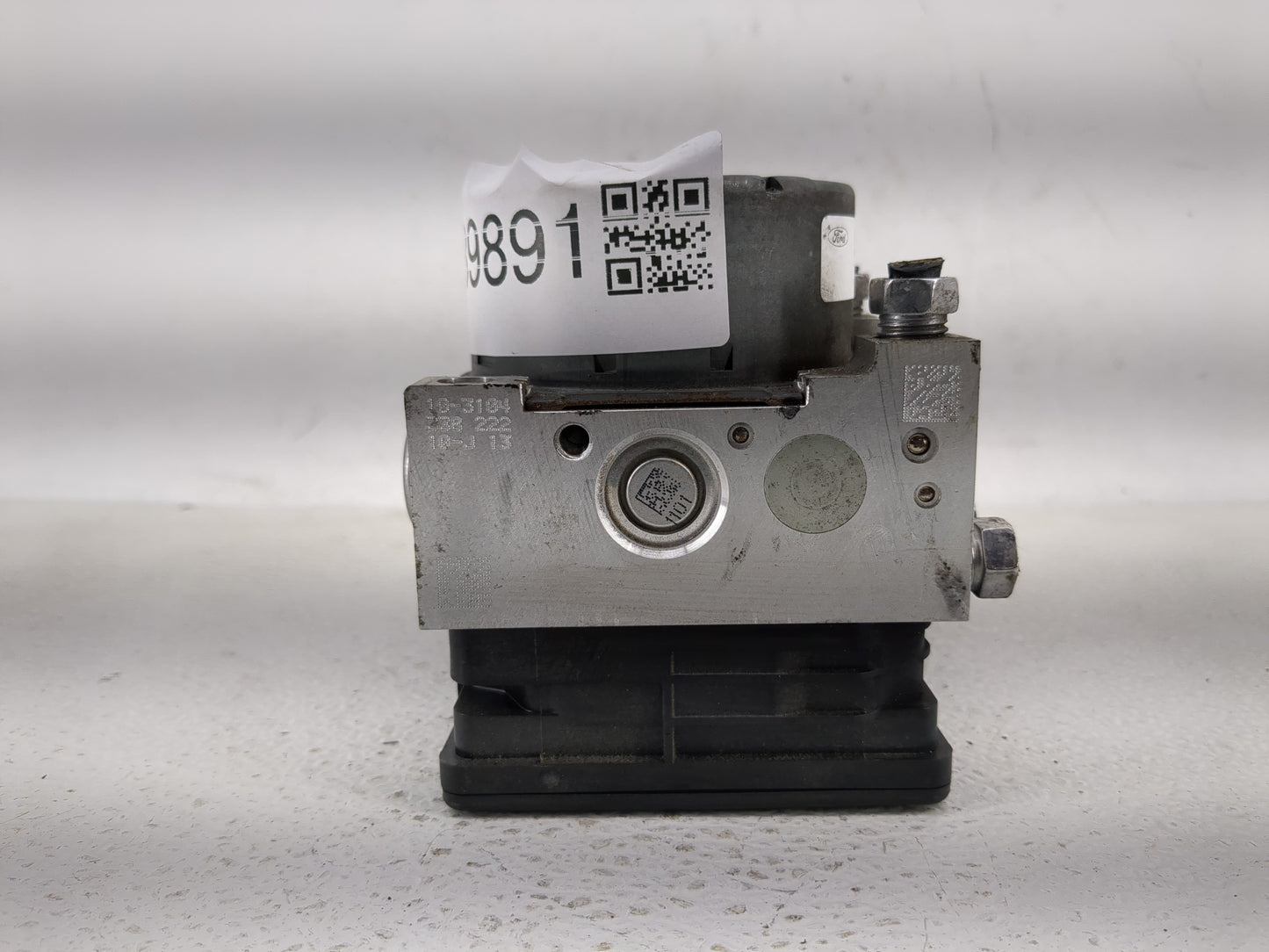 2017-2019 Ford Escape ABS Pump Control Module Replacement P/N:GV61-2C405-CL GV61-2C405-CH Fits Fits 2017 2018 2019 OEM Used 