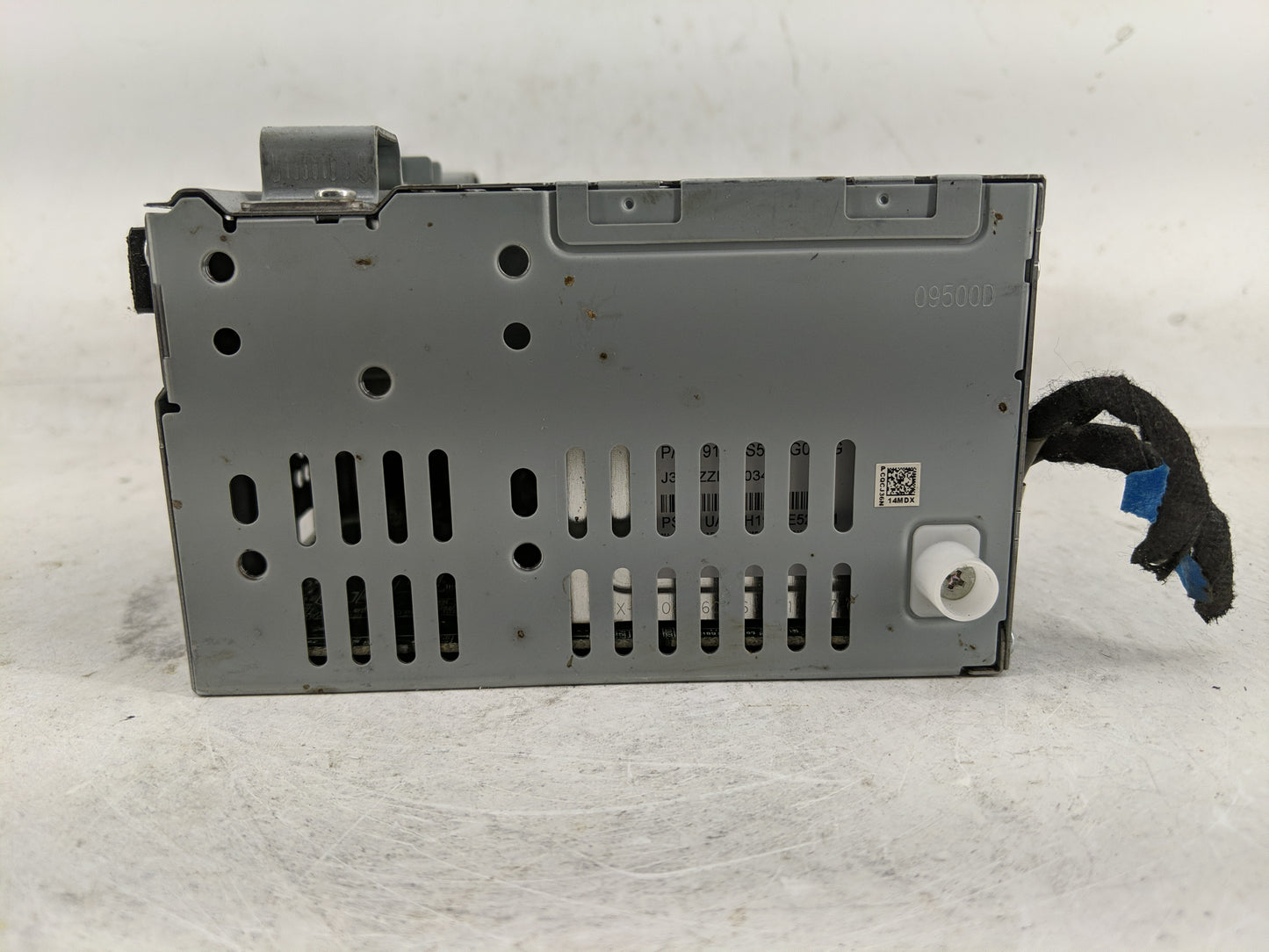 2015-2019 Ford Escape Radio AM FM Cd Player Receiver Replacement P/N:GJ5T-19C107-BE GJ5T-19C107-KA Fits OEM Used Auto Parts 