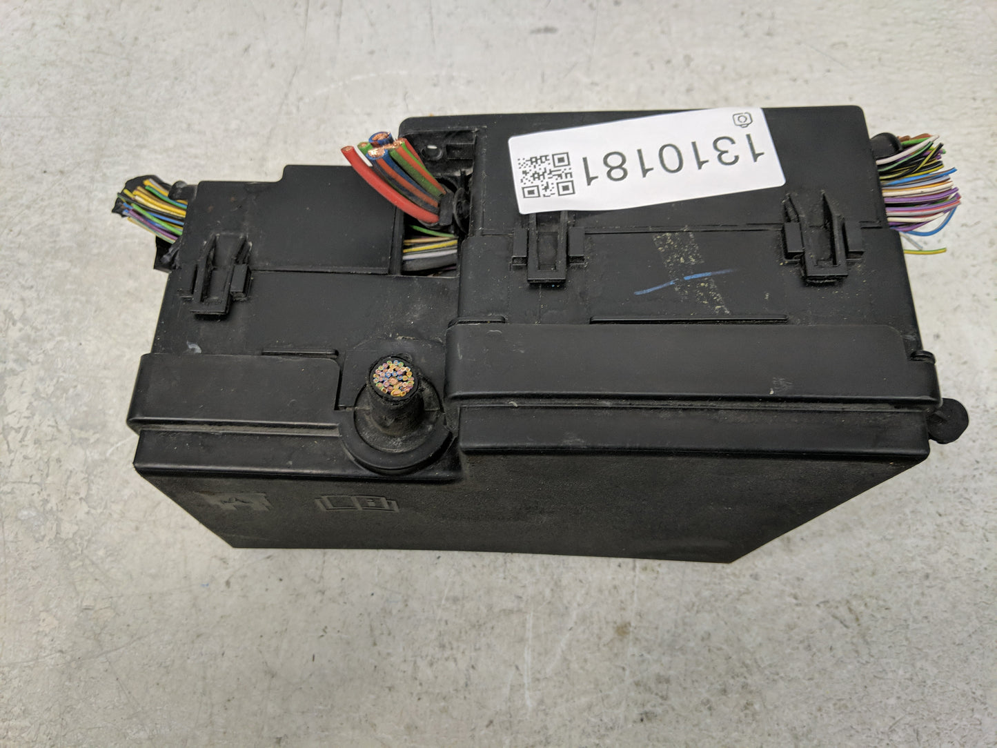 2019 Ford Escape Fusebox Fuse Box Panel Relay Module P/N:GJ7T-14A076-CA AV6T-14A067-AD Fits OEM Used Auto Parts - Oemusedaut