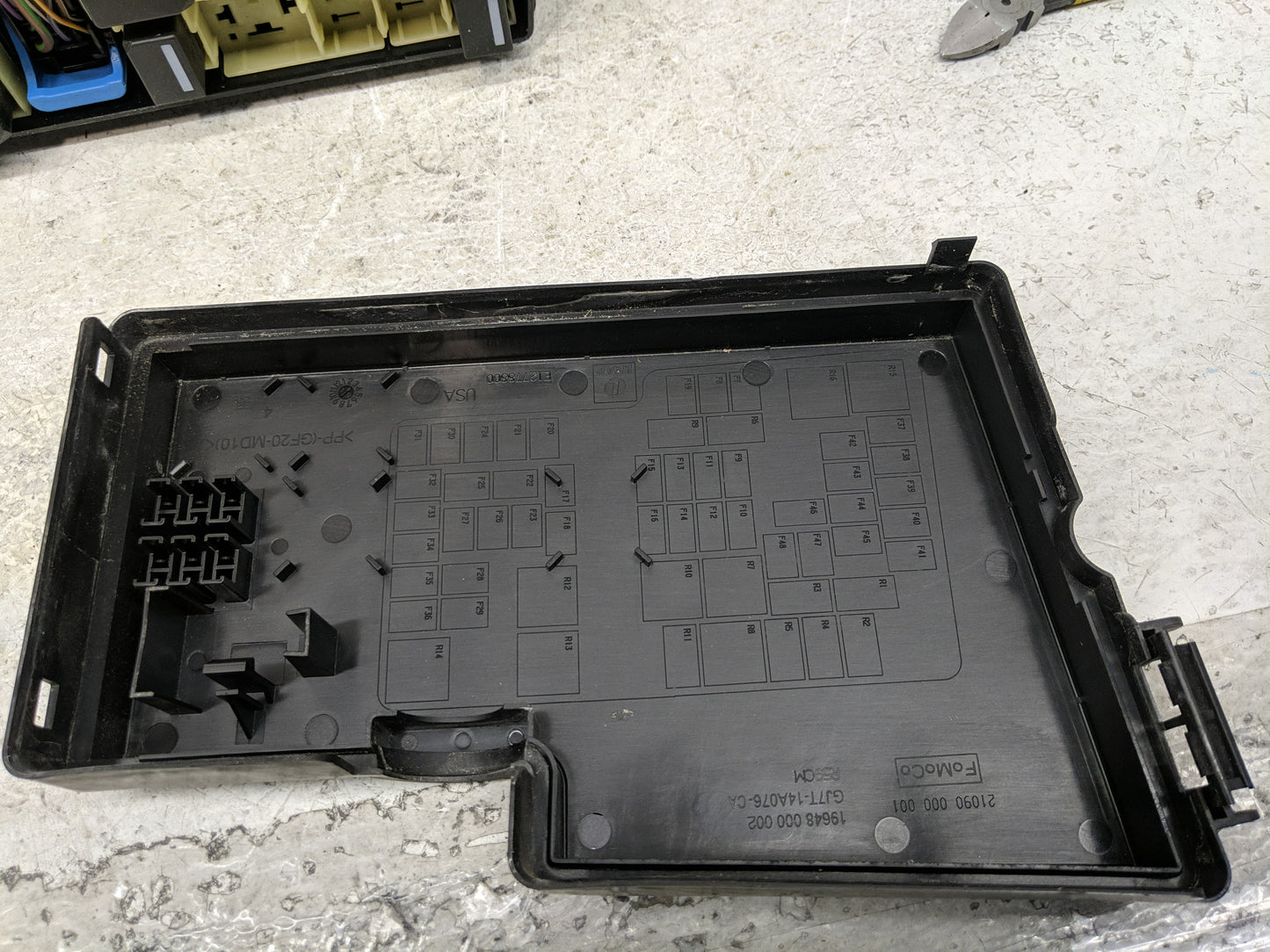 2019 Ford Escape Fusebox Fuse Box Panel Relay Module P/N:GJ7T-14A076-CA AV6T-14A067-AD Fits OEM Used Auto Parts - Oemusedaut