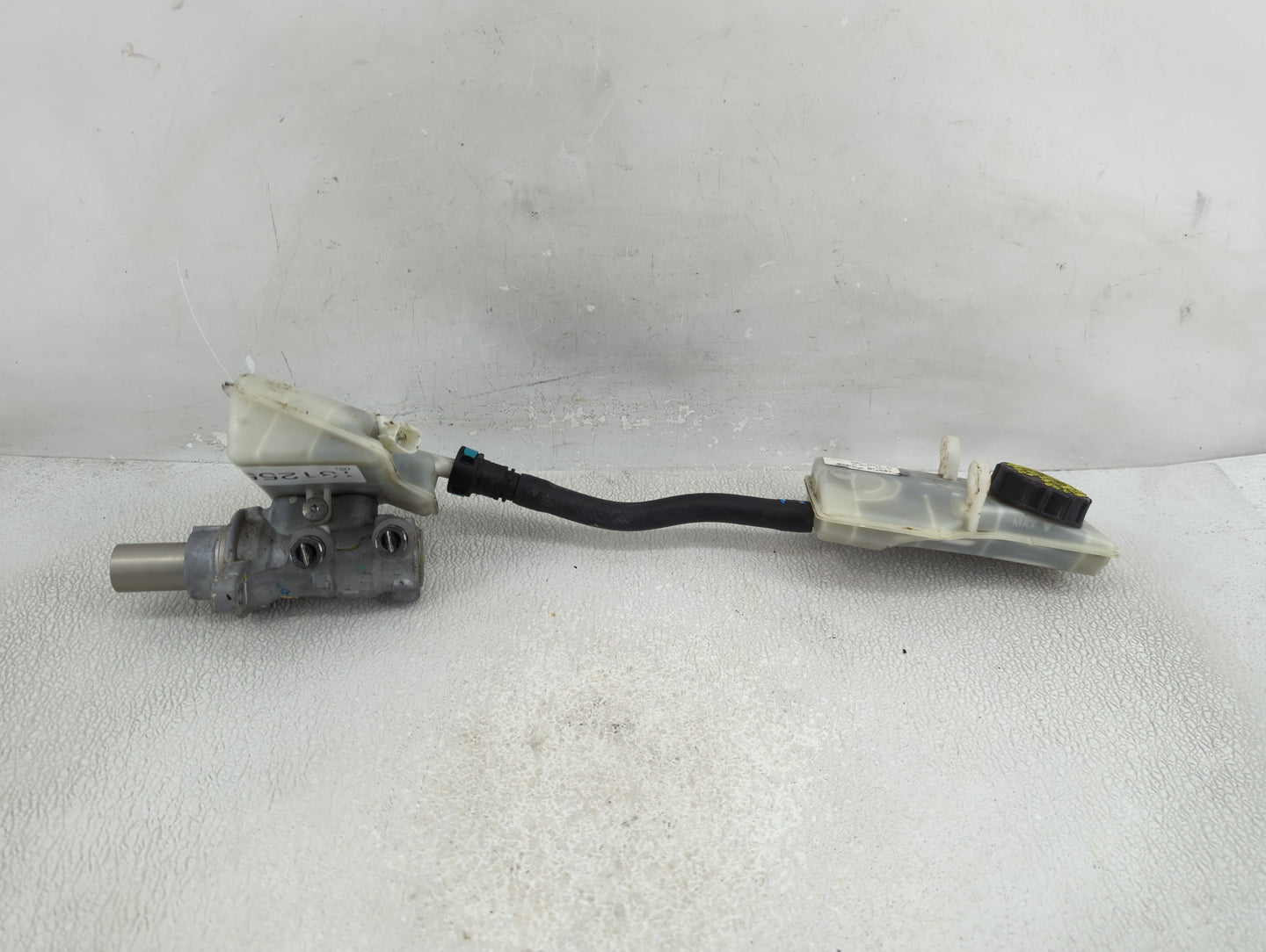 2013-2019 Ford Escape Brake Master Cylinder - Oemusedautoparts1.com