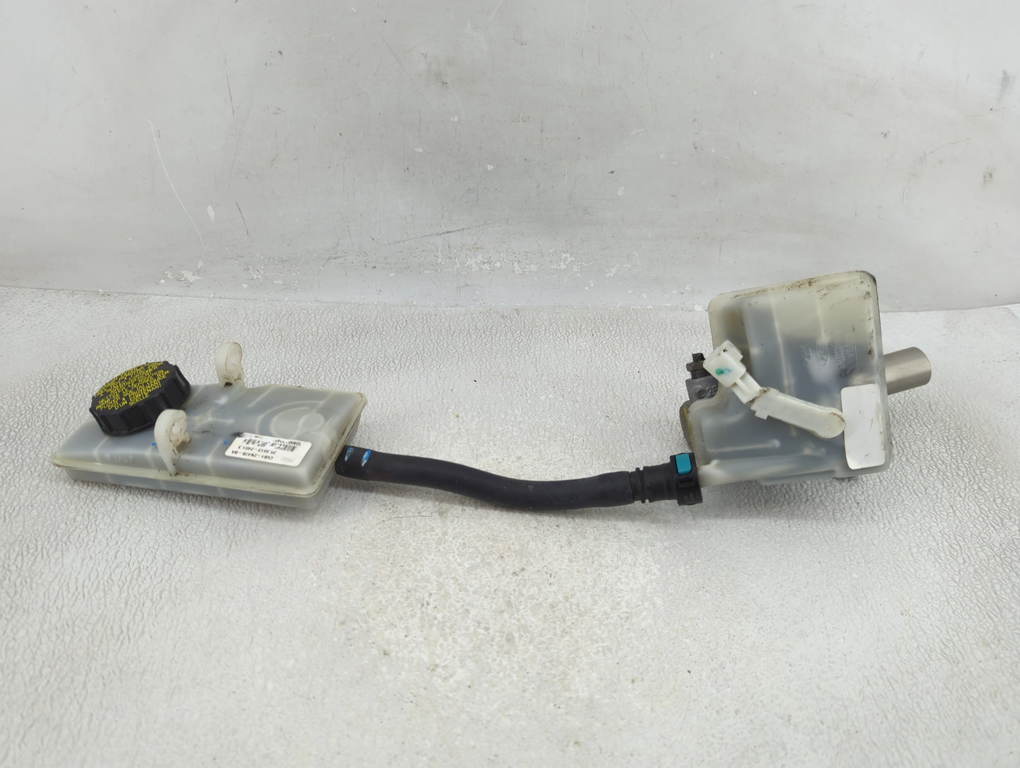 2013-2019 Ford Escape Brake Master Cylinder - Oemusedautoparts1.com