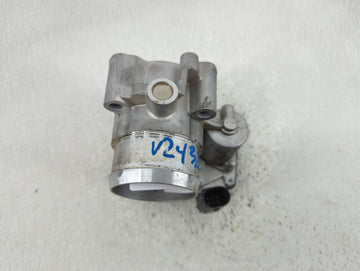 2017-2019 Ford Escape Throttle Body P/N:DS7G-9F991-CA Fits Fits 2014 2015 2016 2017 2018 2019 2020 OEM Used Auto Parts