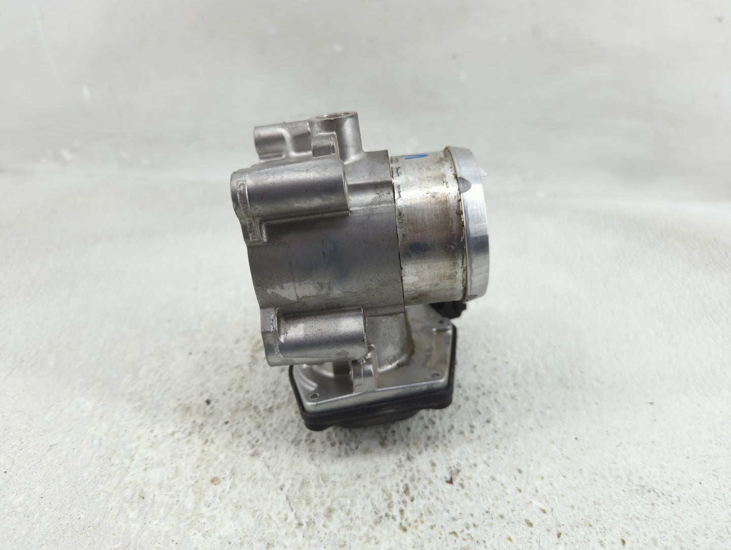 2017-2019 Ford Escape Throttle Body P/N:DS7G-9F991-CA Fits Fits 2014 2015 2016 2017 2018 2019 2020 OEM Used Auto Parts - Oem