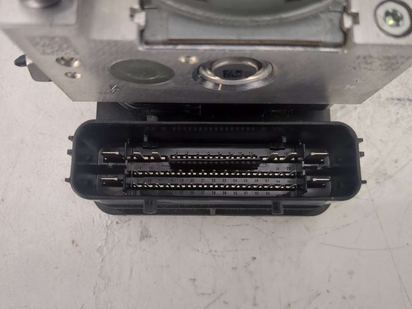 2017-2019 Ford Escape ABS Pump Control Module Replacement P/N:GV61-2C405-CH Fits Fits 2017 2018 2019 OEM Used Auto Parts - O