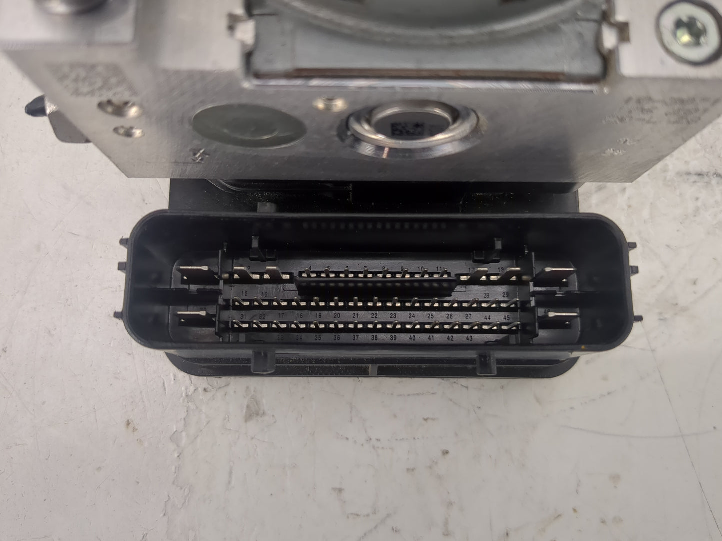 2017-2019 Ford Escape ABS Pump Control Module Replacement P/N:GV61-2C405-CH Fits Fits 2017 2018 2019 OEM Used Auto Parts - O