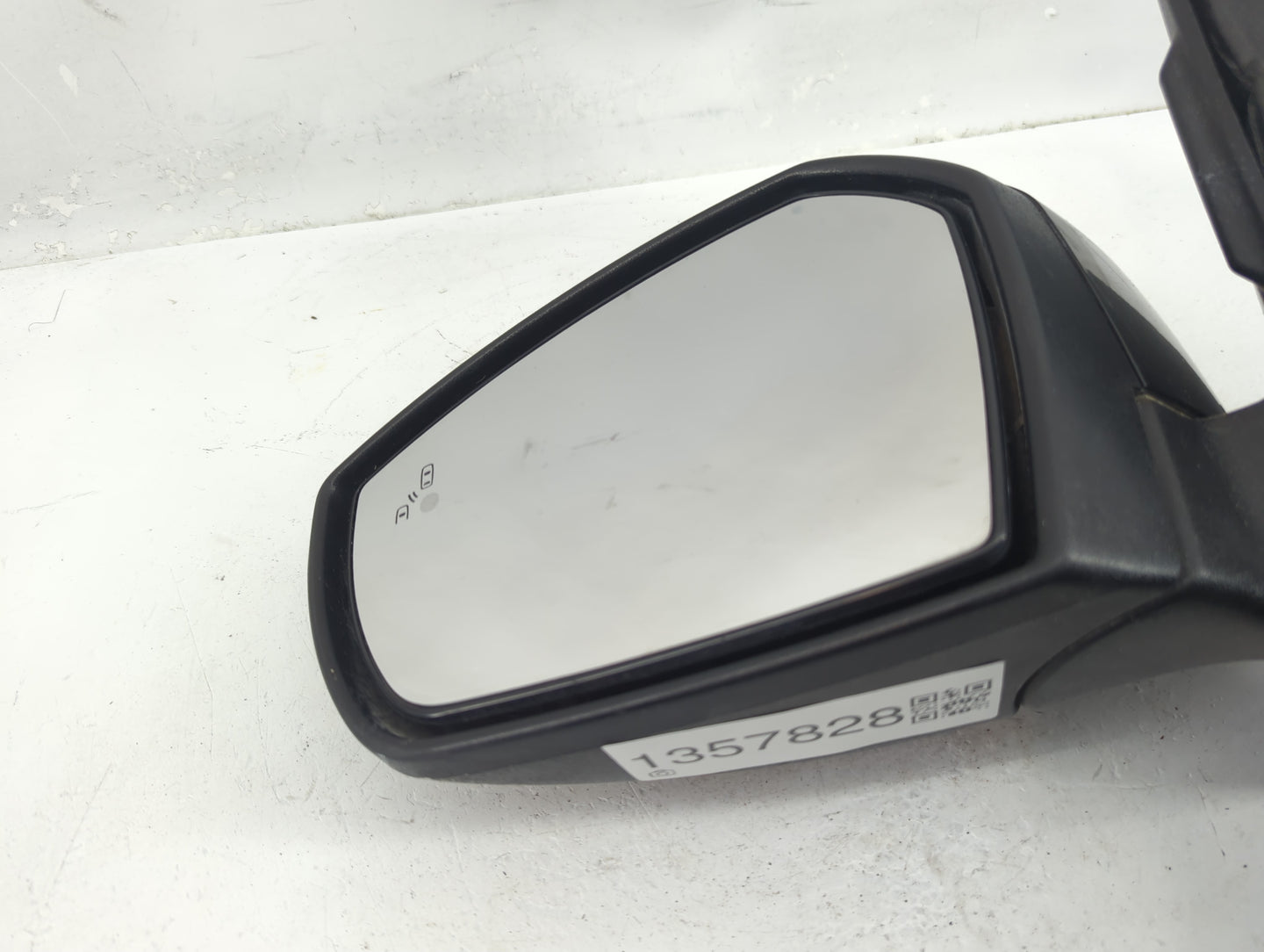 2017-2019 Ford Escape Driver Side View Mirror - Left Door Mirror OEM Used - Oemusedautoparts1.com