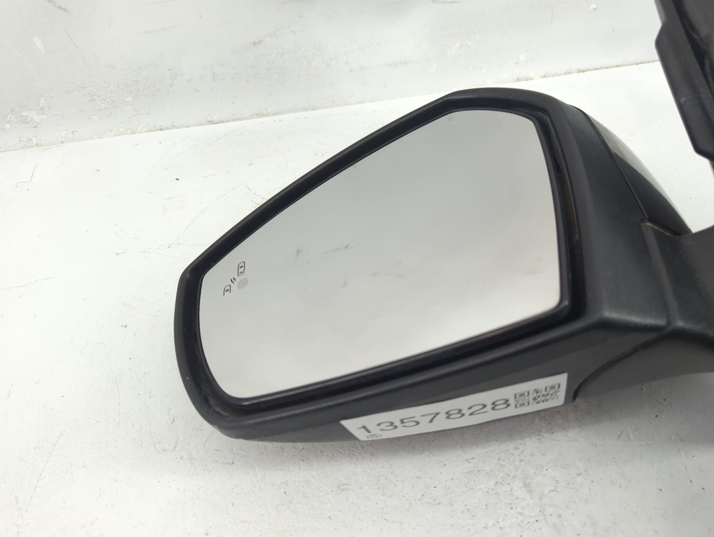 2017-2019 Ford Escape Driver Side View Mirror - Left Door Mirror OEM Used - Oemusedautoparts1.com
