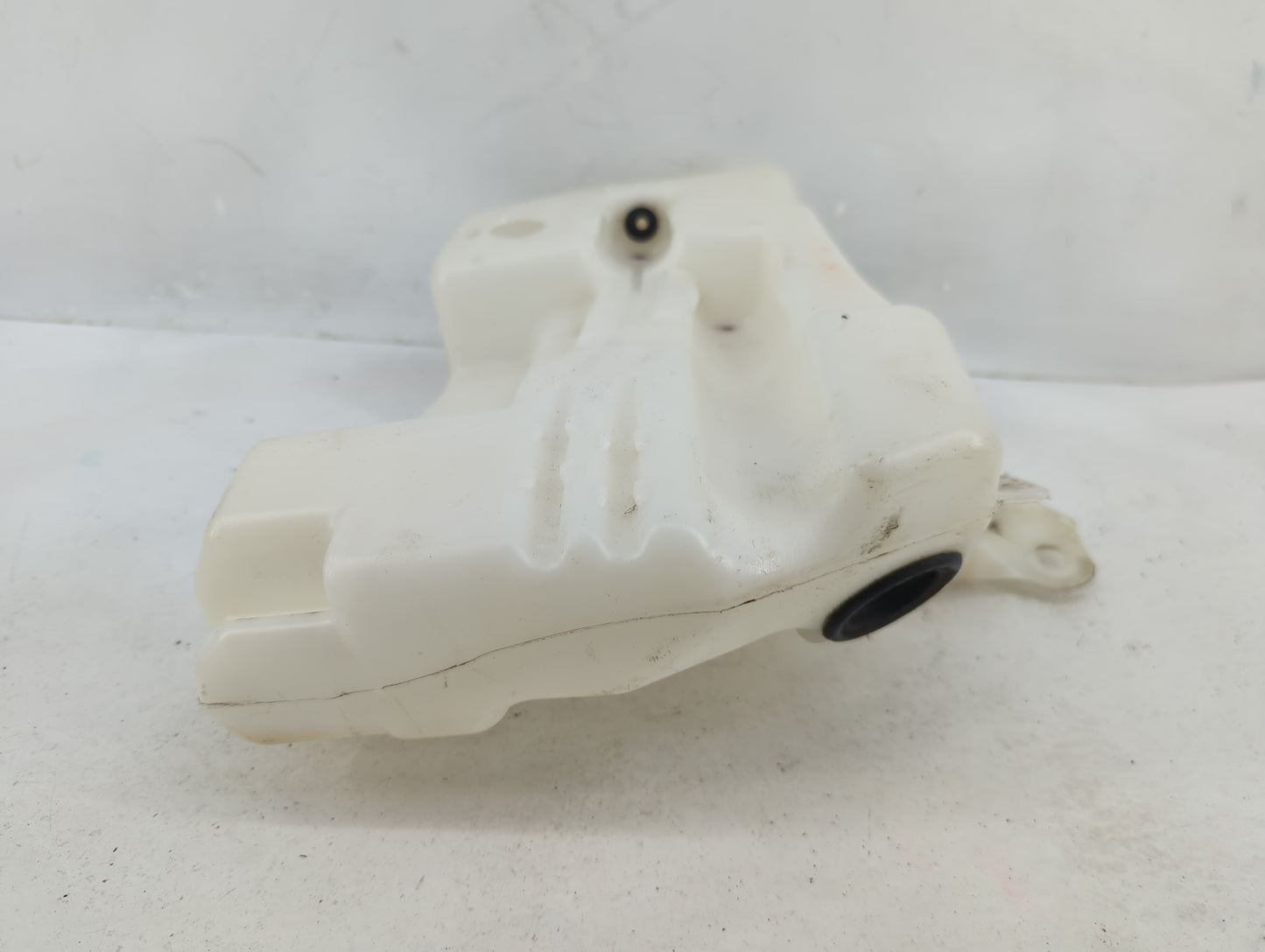 2015-2019 Ford Escape Windshield Washer Fluid Reservoir Bottle Oem - Oemusedautoparts1.com
