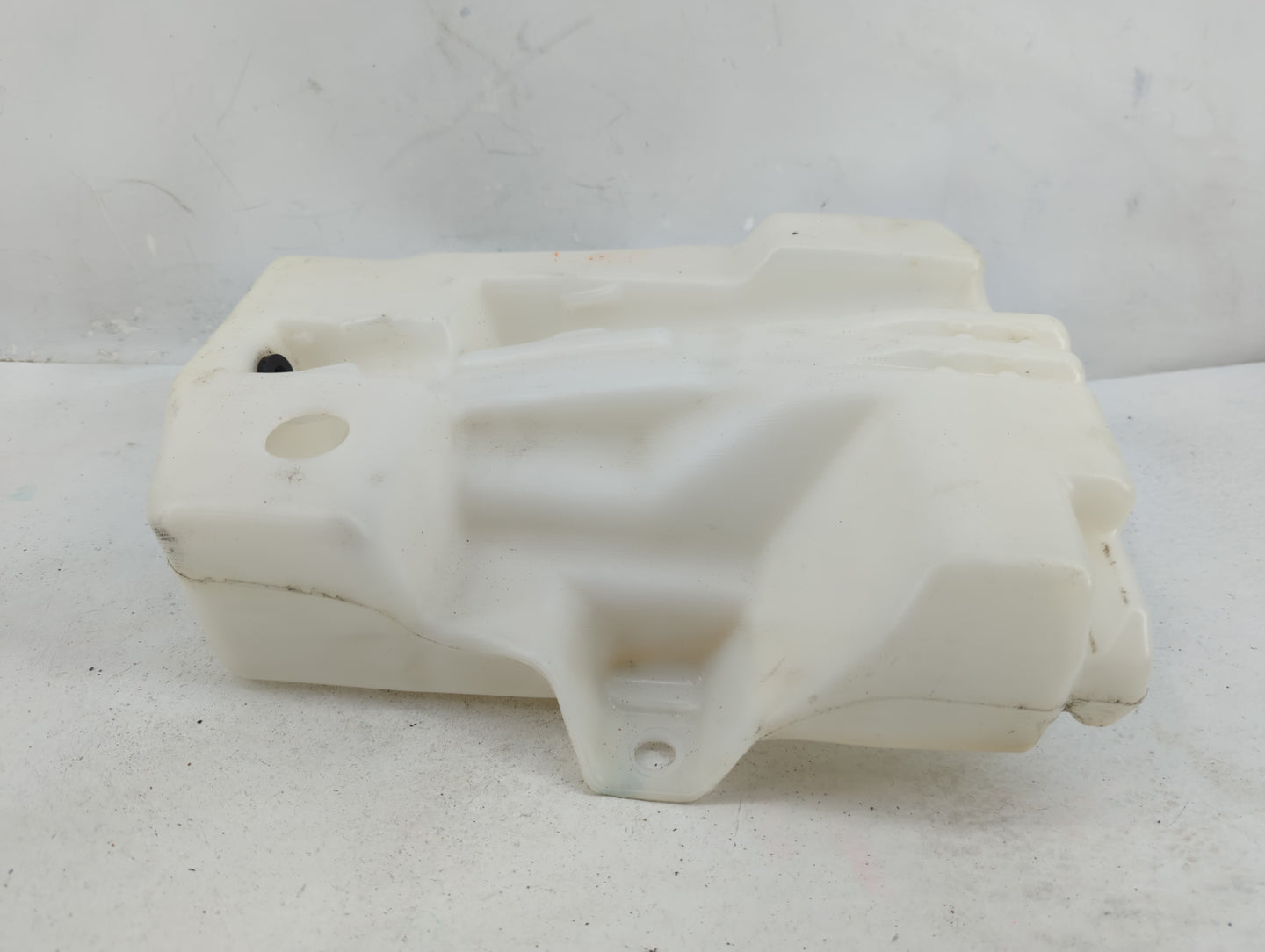 2015-2019 Ford Escape Windshield Washer Fluid Reservoir Bottle Oem - Oemusedautoparts1.com