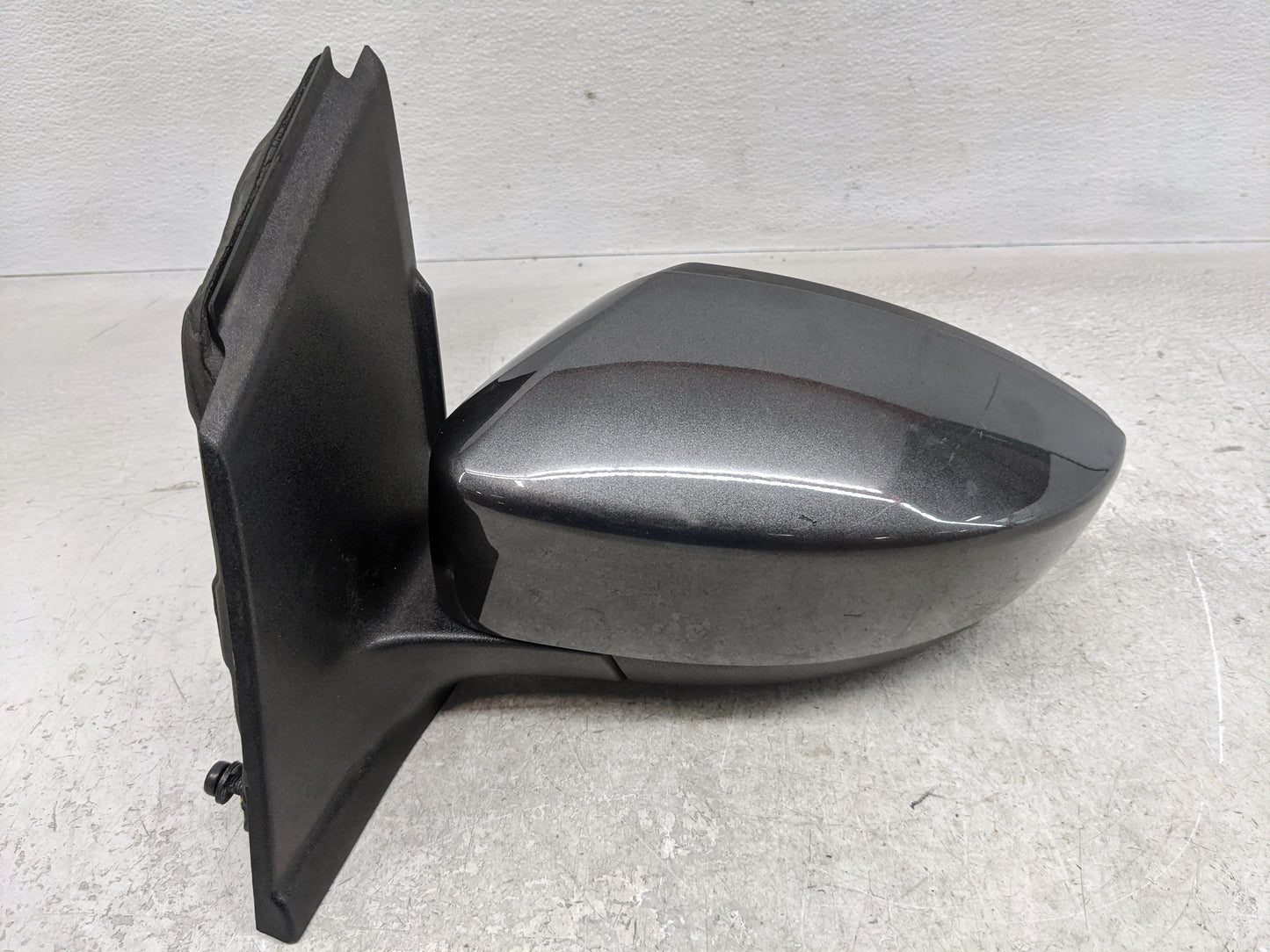 2017-2019 Ford Escape Driver Side View Mirror - Left Door Mirror OEM Used - Oemusedautoparts1.com