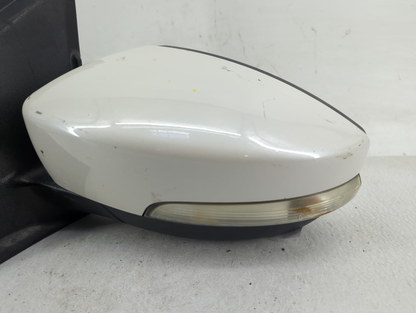2017-2019 Ford Escape Driver Side View Mirror - Left Door Mirror OEM Used - Oemusedautoparts1.com