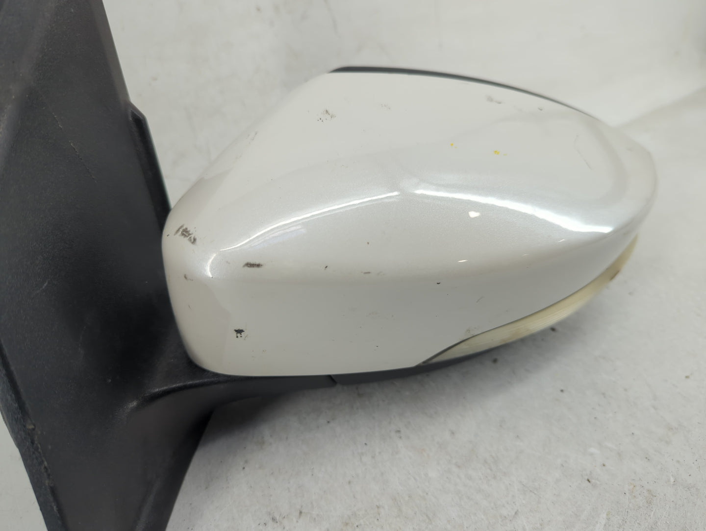 2017-2019 Ford Escape Driver Side View Mirror - Left Door Mirror OEM Used - Oemusedautoparts1.com