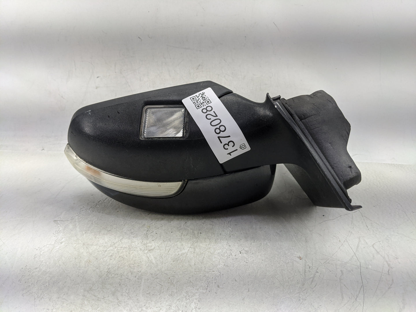 2017-2019 Ford Escape Passenger Side View Mirror - Right Door Mirror OEM Used - Oemusedautoparts1.com