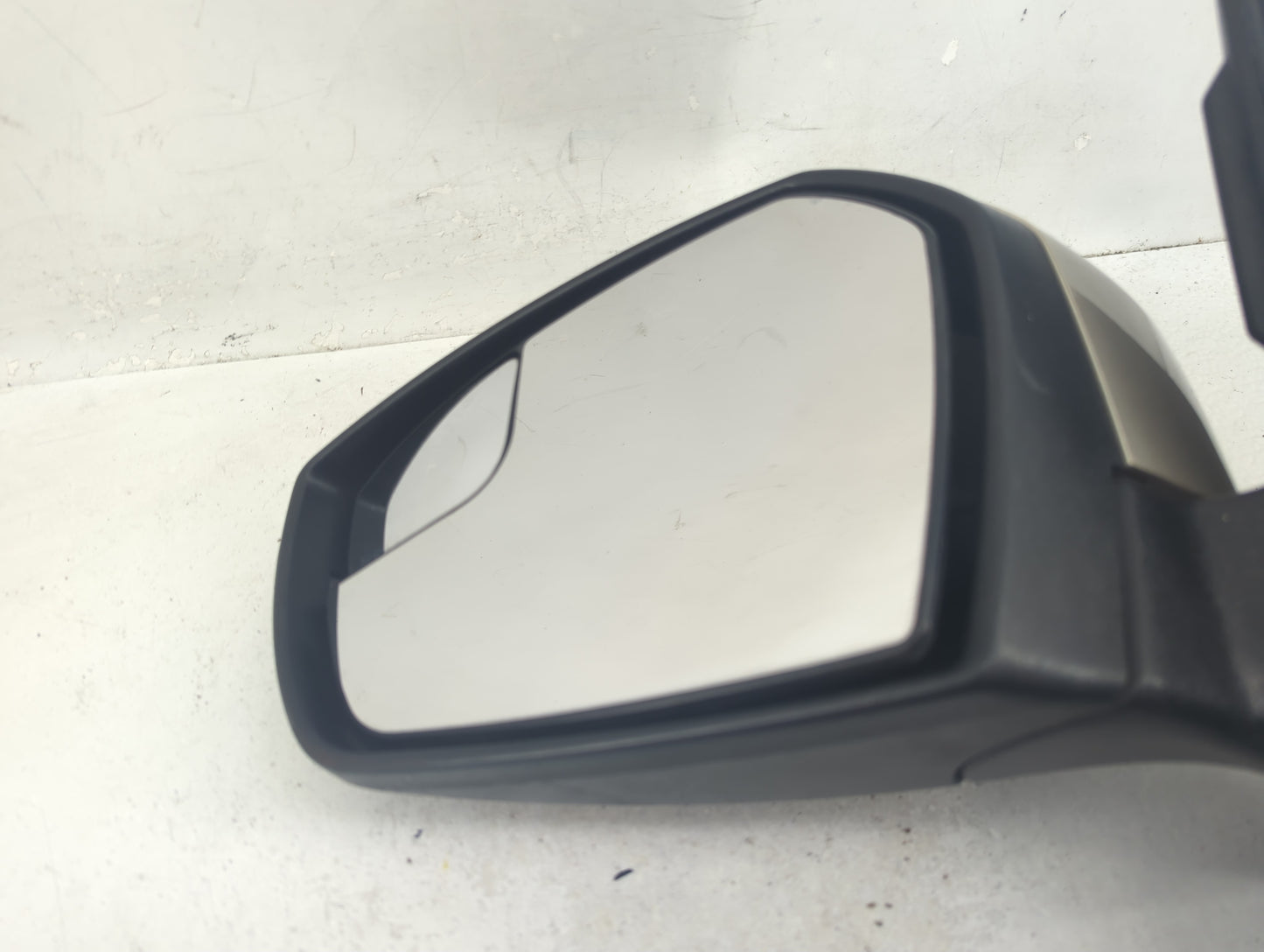 2017-2019 Ford Escape Driver Side View Mirror - Left Door Mirror OEM Used - Oemusedautoparts1.com