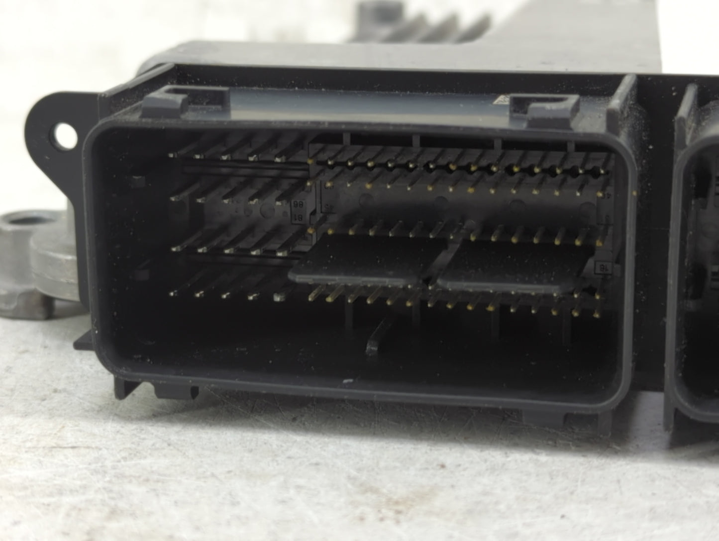 2019 Ford Escape PCM Engine Control Computer ECU ECM PCU OEM P/N:HS74-12B684-DLA KJ5A-12A650-EA Fits Fits 2020 OEM Used Auto