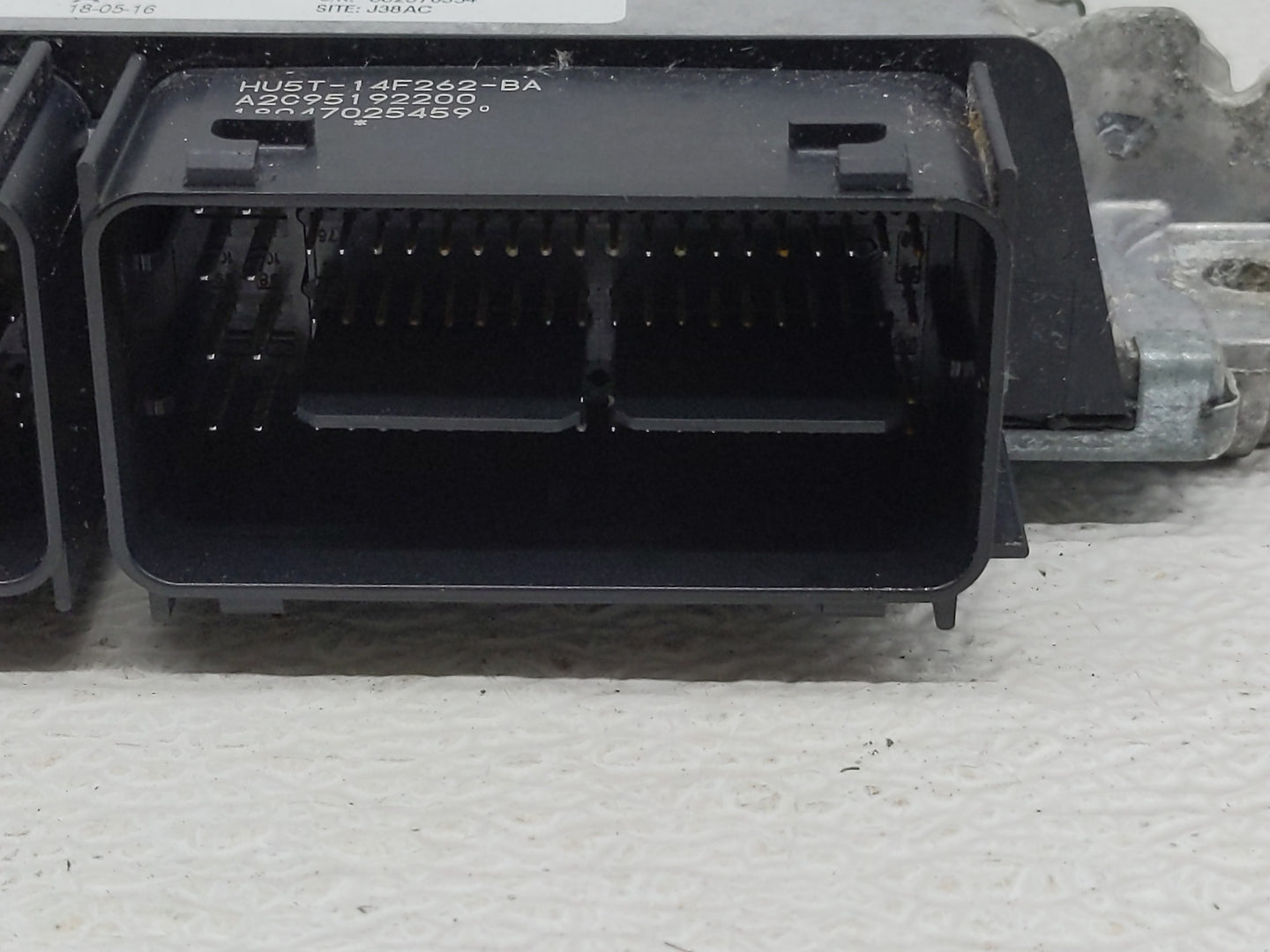 2017-2019 Ford Escape PCM Engine Control Computer ECU ECM PCU OEM P/N:HJ5A-12A650-MA Fits Fits 2017 2018 2019 OEM Used Auto 
