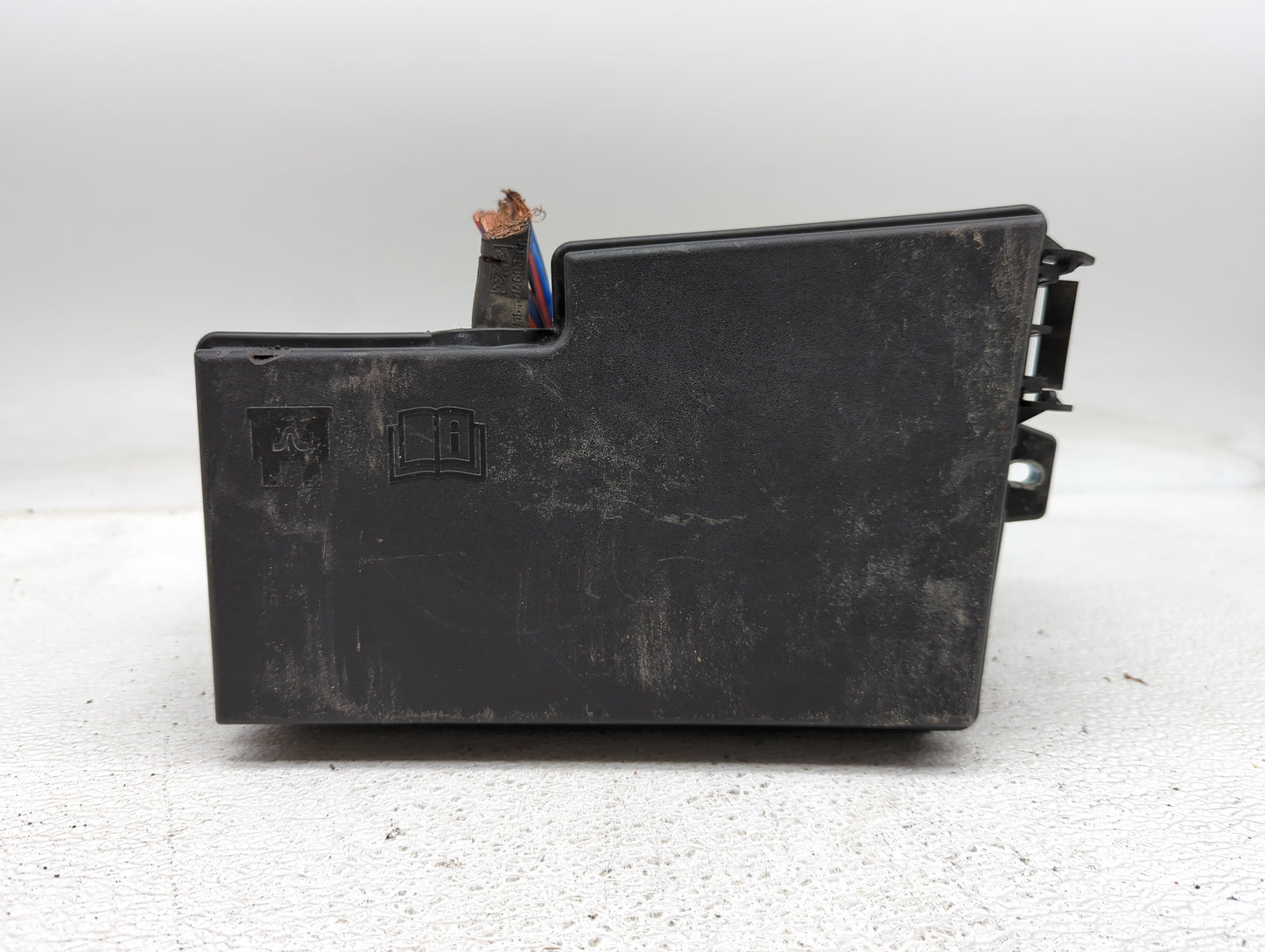 2019 Ford Escape Fusebox Fuse Box Panel Relay Module P/N:GJ7T-14A076-CA Fits OEM Used Auto Parts - Oemusedautoparts1.com