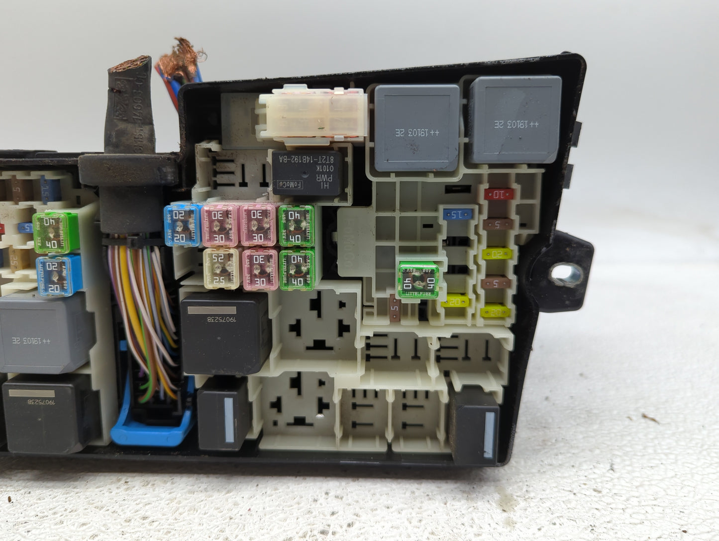 2019 Ford Escape Fusebox Fuse Box Panel Relay Module P/N:GJ7T-14A076-CA Fits OEM Used Auto Parts - Oemusedautoparts1.com