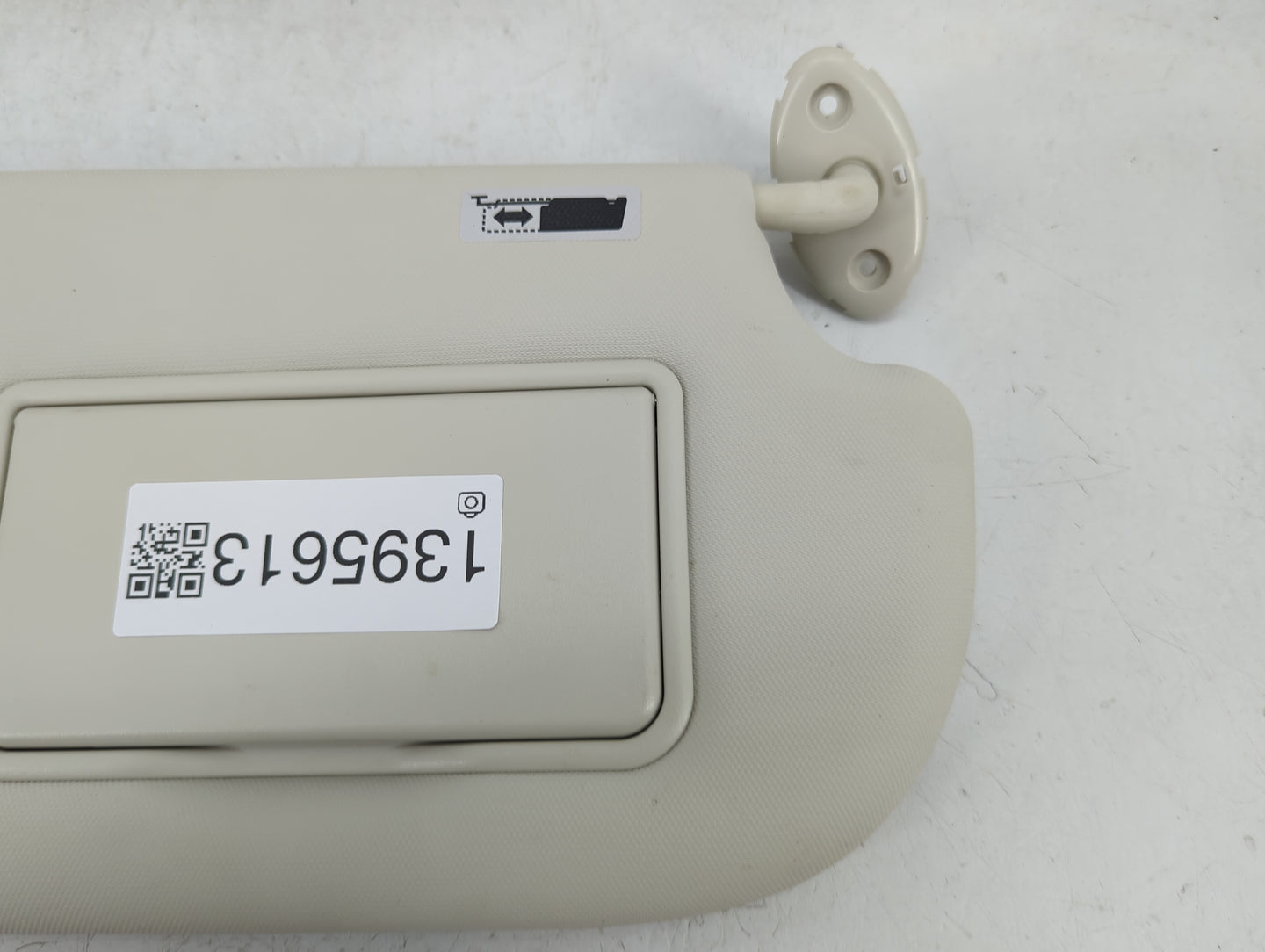 2013-2019 Ford Escape Sun Visor Shade Replacement Passenger Right Mirror Fits Fits 2013 2014 2015 2016 2017 2018 2019 OEM Us